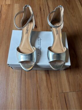 Badgley Mischka Metallic Silver Open-Toe Ankle-Strap Sandals